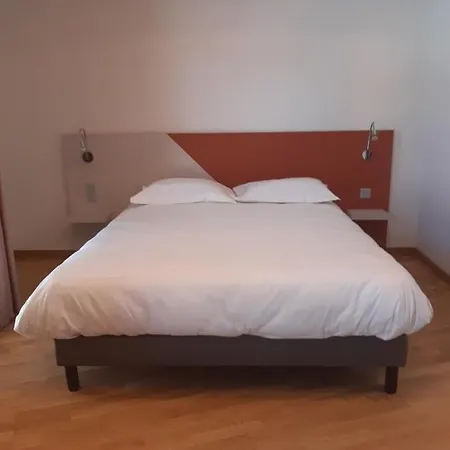 Logis Du Parc-restaurant - Le Rouget De Lisle 3*