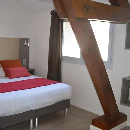 ホテル Logis Du Parc-restaurant - Le Rouget De Lisle 3*